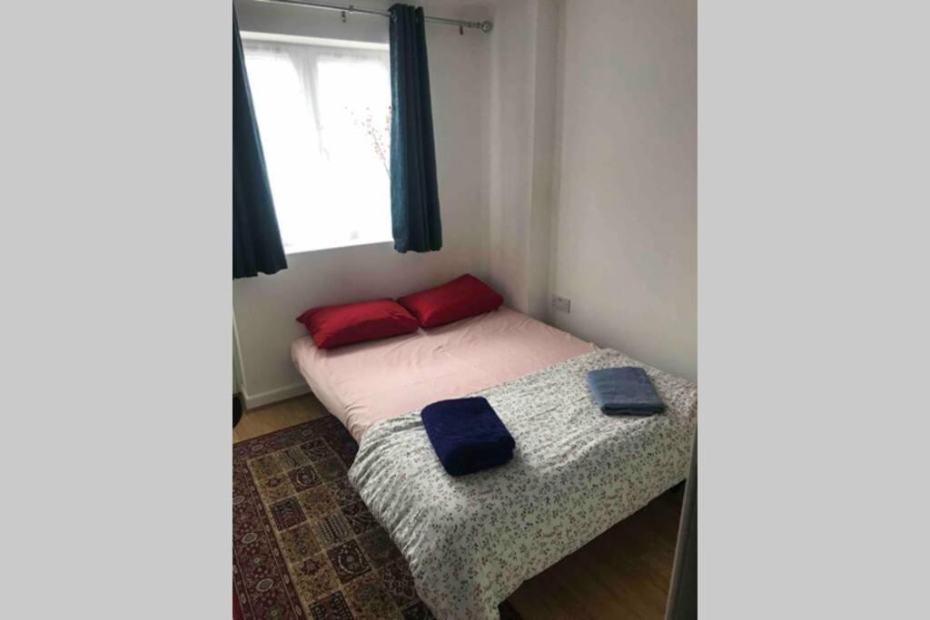 Private Studio Home Away From Home ... Sutton  Ngoại thất bức ảnh